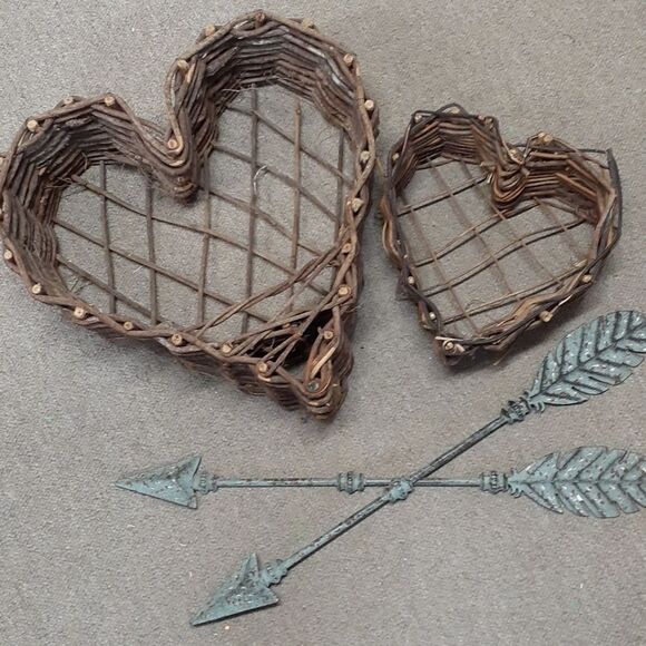 Vintage Wooden twig vine rustic heart Wreaths and arrows - Picture 1 of 9